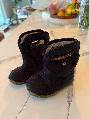 Kids Black Bogs Boots - Cozy Slip-On, waterproof Toddler Shoes